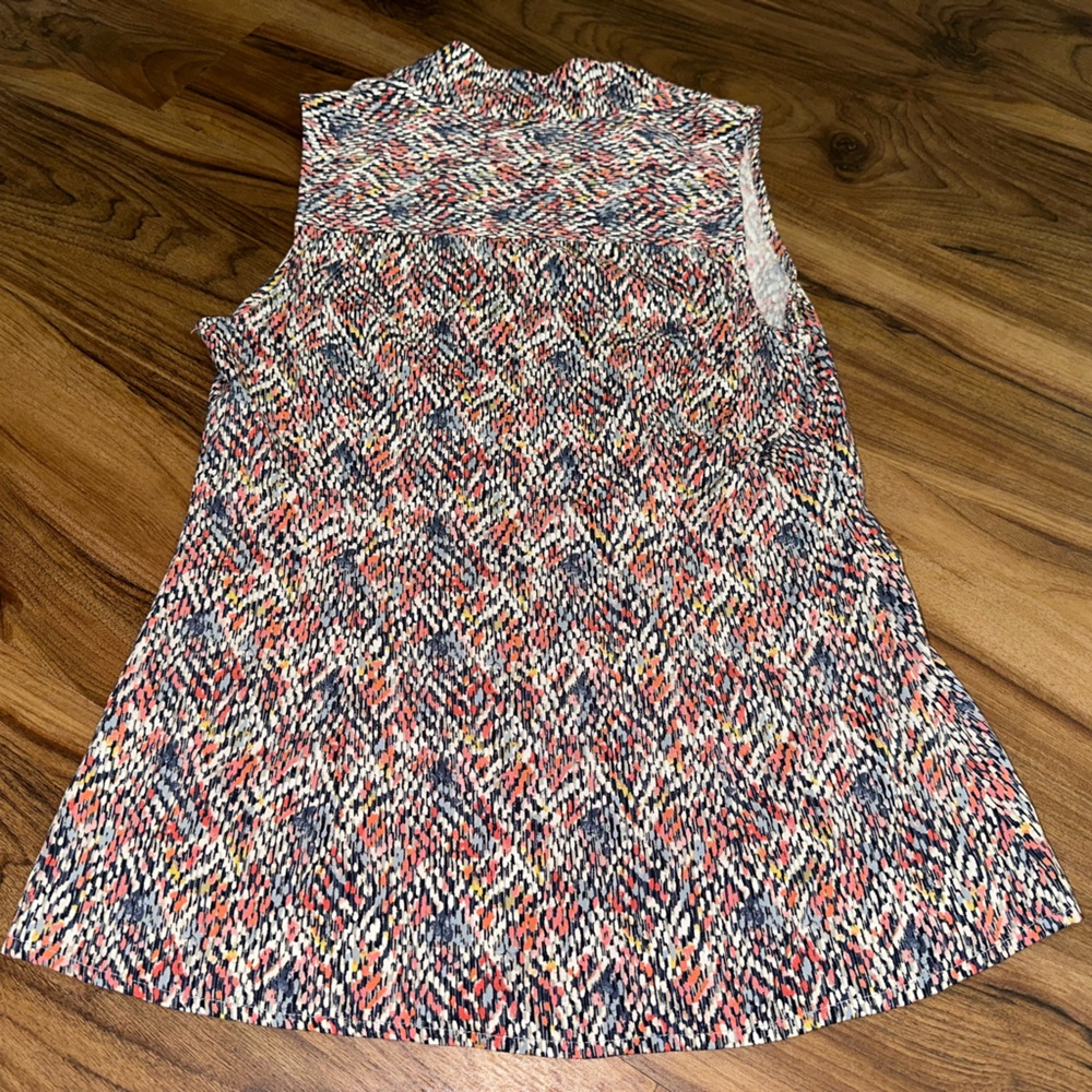 🌟 3/$25 Bundle Item 🌟 Nic + Zoe Sleeveless Zigzag Top size small - Picture 2 of 5